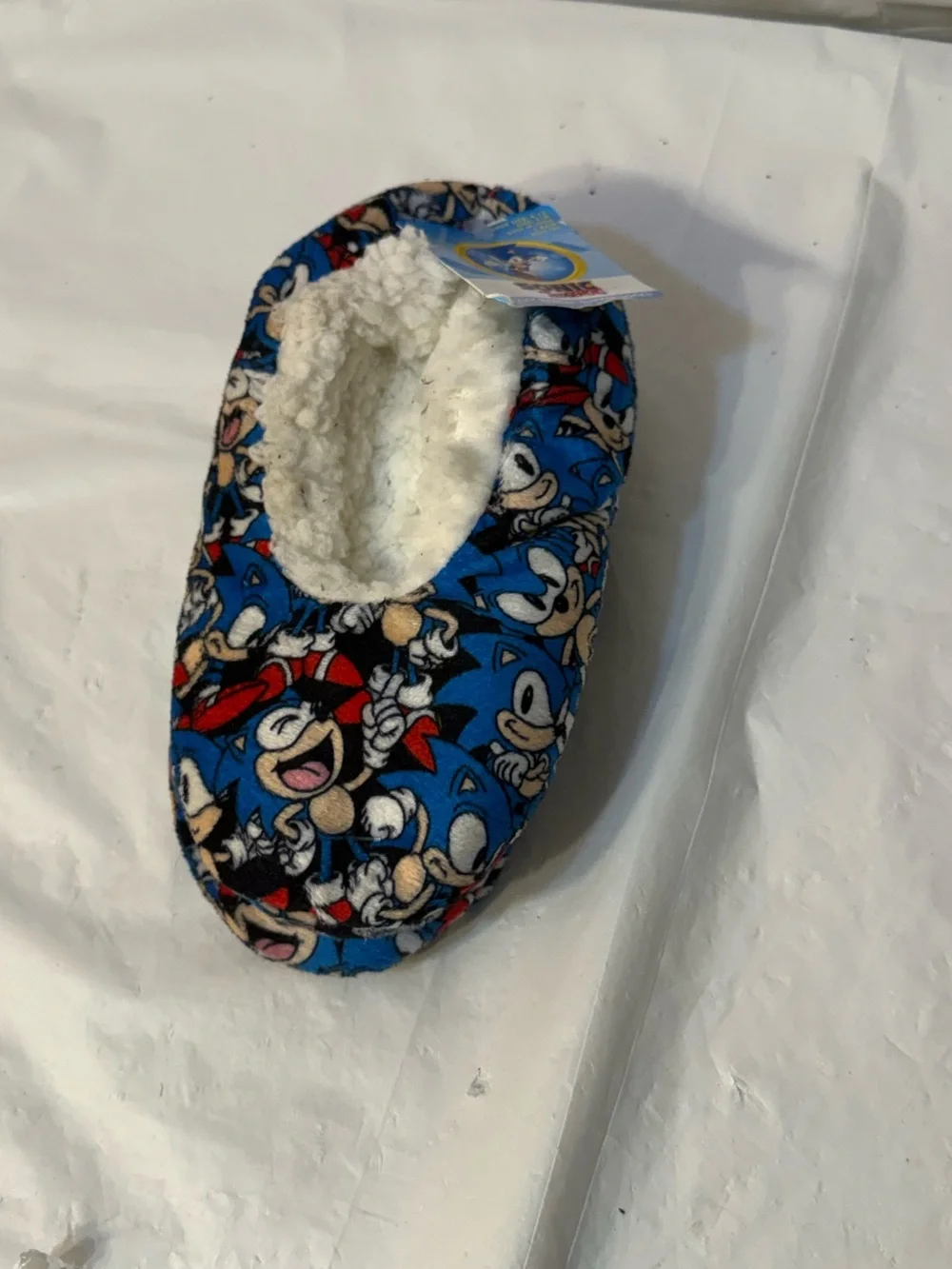 Sega Sonic the Hedgehog Fuzzy Babba Slipper Socks size 8-13c